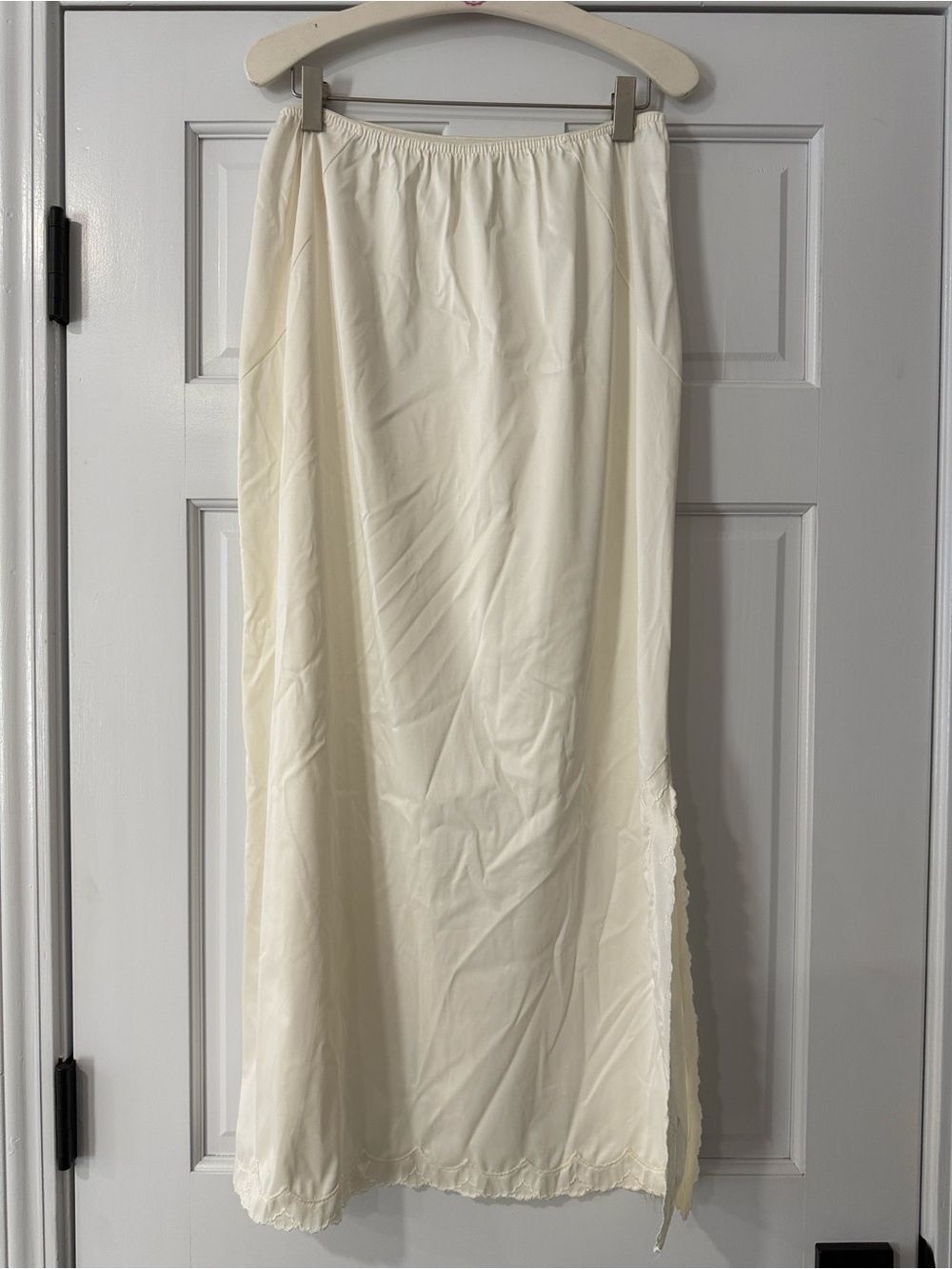 VAN RAALTE Long Full Length Nylon Tan Side Slit Slip Size Large Vintage MADE USA
